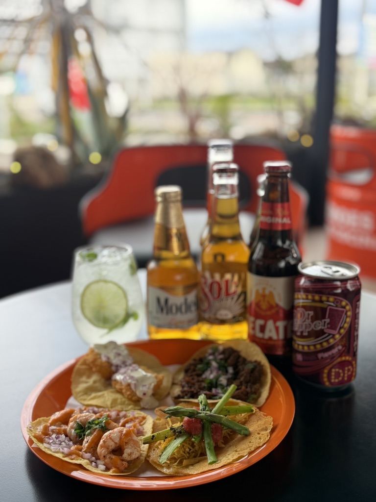 HÉROES TACOS COCINA タコスとビール